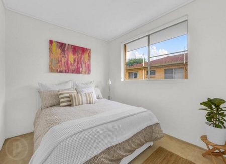 Spacious Two-Bedroom Apartment with Air Conditioning and Extra Large Balcony - Photo 4