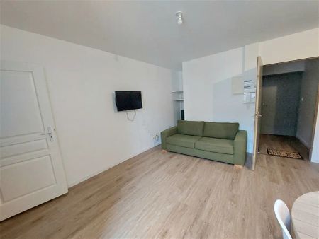 Location appartement 2 pièces - 37.9m² à Saint jean d angely (17400) - Photo 3