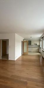 Klimatisierte Dachgeschosswohnung mit 4 Schlafzimmer und Garage // Air-conditioned attic apartment with 4 bedrooms and garage // - Photo 1