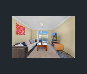 Spacious Four-Bedroom Family Home in Tarneit With SOLAR - Photo 2