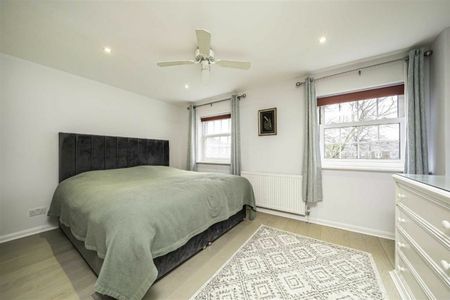 Broom Park, TW11, London - Photo 3
