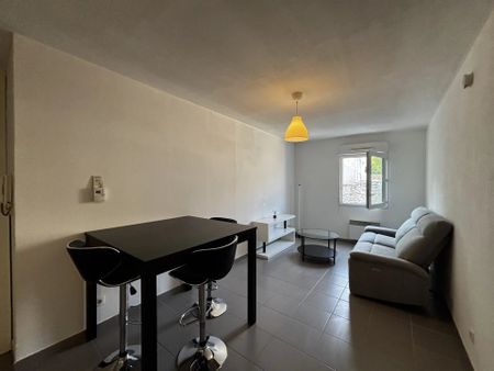 Location Appartement 2 pièces 37m² NIMES 30900 - Photo 2