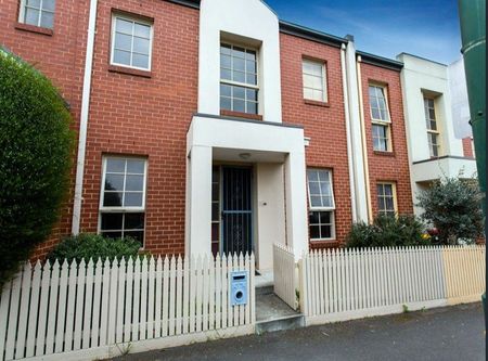 22 Calwell Street, Kensington VIC 3031 - Photo 5