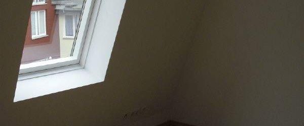 Gemütliche Dachgeschosswohnung im Damenviertel mit Balkon - Photo 1