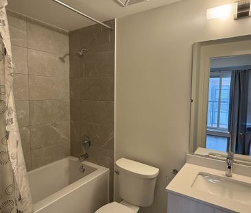 For Lease - 2 Steckley House Lane Unit# 924, Richmond Hill, Ontario - Photo 4