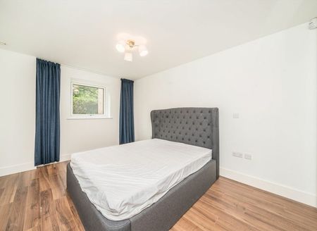Roehampton Lane - Photo 2