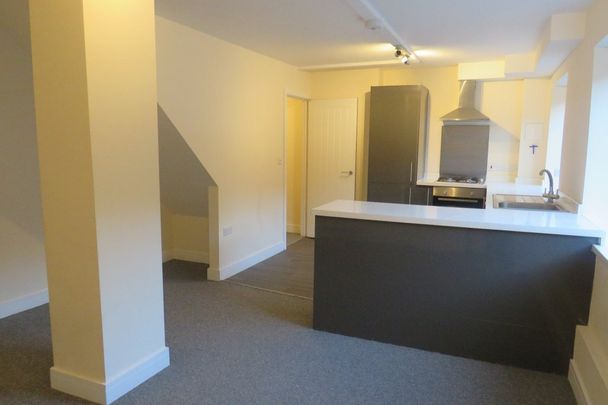 High Street - Photo 1