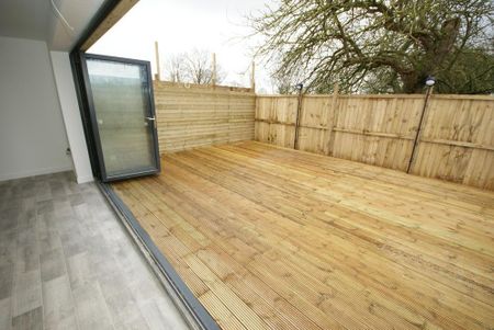 2 bedroom maisonette to rent - Photo 4