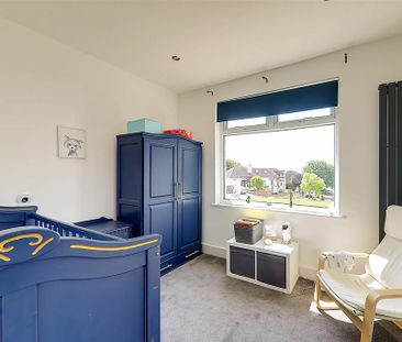 3 bedroom semi-detached bungalow to rent - Photo 4