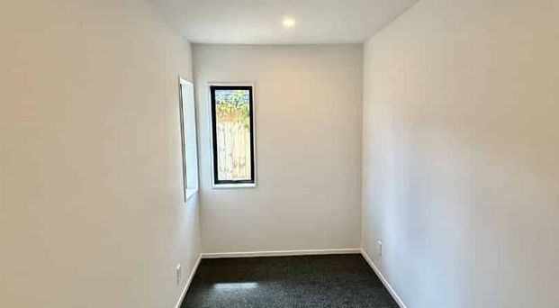 Stunning Brand New 5-Bedroom Home in Otahuhu, Auckland - Photo 1