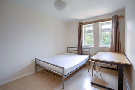 4 bedroom semi-detached house to rent - Photo 4