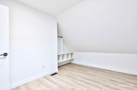 For Lease - 48 Lanark Avenue Unit# B, Toronto, Ontario - Photo 2