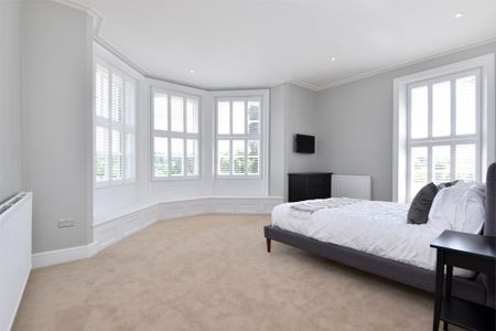 2 Bedroom - Northbrook Estate, Farnham Road - Photo 2