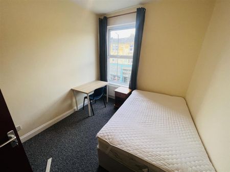 5 bedroom flat to rent - Photo 5