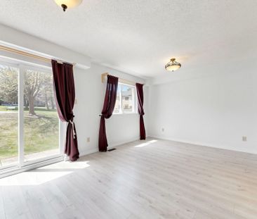 For Lease - 304 Maciver Boulevard, Newmarket, Ontario - Photo 4