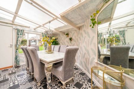 4 Bed Semi-Detached House, Lincoln Road, E13 - Photo 3