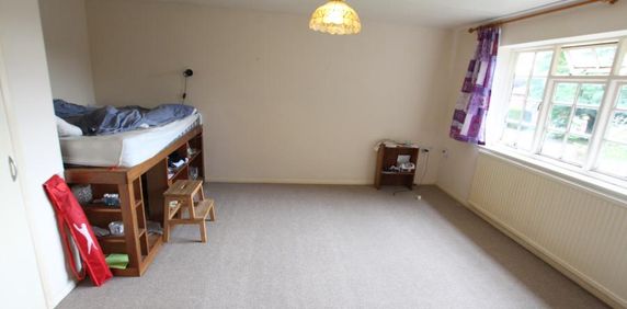 Mount Hermon Road, Woking, Surrey, GU22 - Photo 2