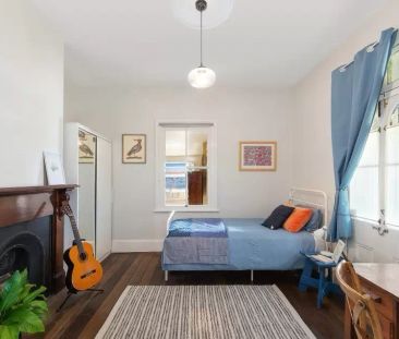 Full of Charm - Close to CBD! - Photo 3