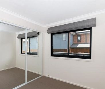 6/81 McWhae Circuit, Wanniassa ACT 2903 - Townhouse For Rent | Domain - Photo 1