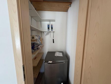 Gemütliche Zwei-Raum-Wohnung mit sonnigem Balkon und Einbauküche - Foto 4