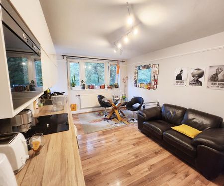 4 bedroom flat to rent - Photo 3