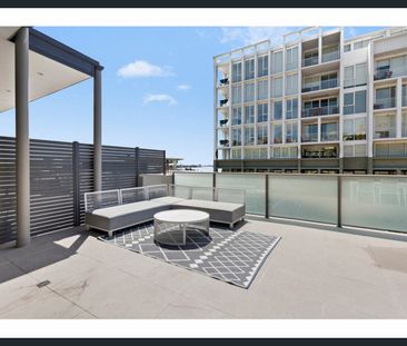 IMPRESSIVE BESPOKE AIR-CONDITIONED APARTMENT IN PRIME CITY LOCATION - Photo 3