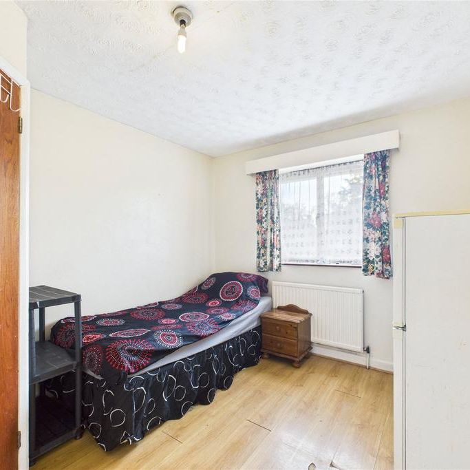 1 bedroom in a house share to rent - Photo 1