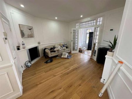 Penshurst Gardens, Edgware, HA8 - Photo 4