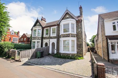 5 bedroom semi-detached house to rent - Photo 4