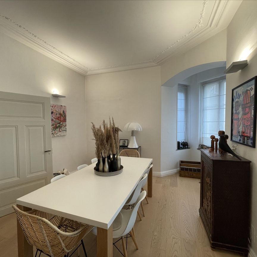 Location Appartement 154m² - Photo 1