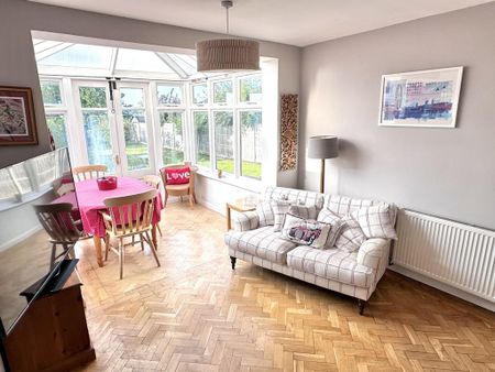 3 bedroom detached house to rent - Photo 4