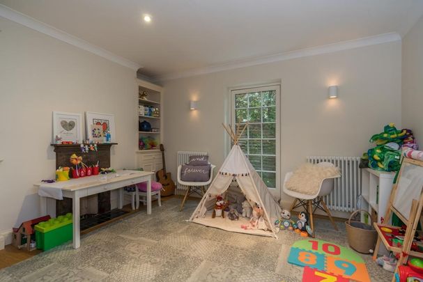 4 bedroom detached house to rent - Photo 1
