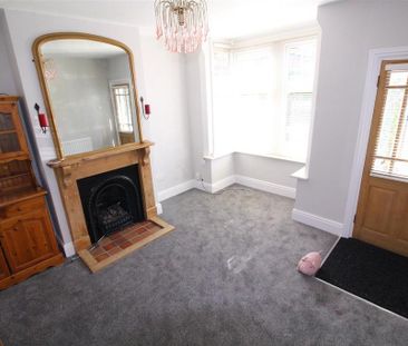 2 bedroom semi-detached house to rent - Photo 2