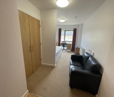 1 bedroom flat to rent - Photo 2