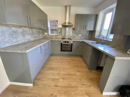 3 bedroom house to rent - Photo 3