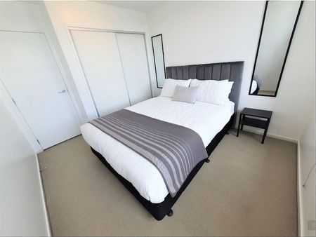 The Statesman - 2brm, C/Park, Storage & Sea Views - Photo 3