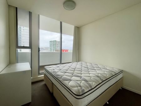 Spacious 2 bedroom apartment with City Views in Emerald Park - Photo 3