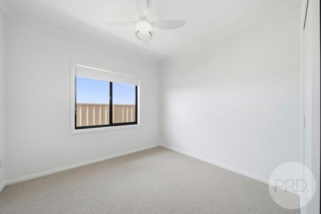 2/160 Muttama Parade, Gobbagombalin NSW 2650 - Photo 2