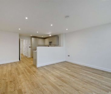 Modern newly built two bed apartment offering light, modern interio... - Photo 5