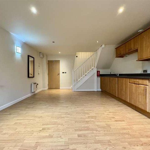 Bridge End, Brighouse, HD6 - Photo 1