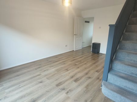 Brackenwood Crescent, Bury St. Edmunds - Photo 2