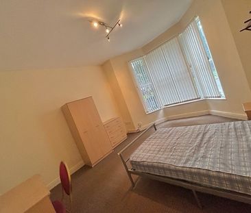 10 Bedroom Student Home – Llanbleddian Gardens - Photo 6