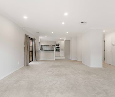 Modern Family Home - Photo 4