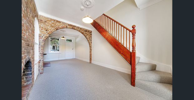 Light Flooded Modern Bedroom Terrace with Garage - Photo 1