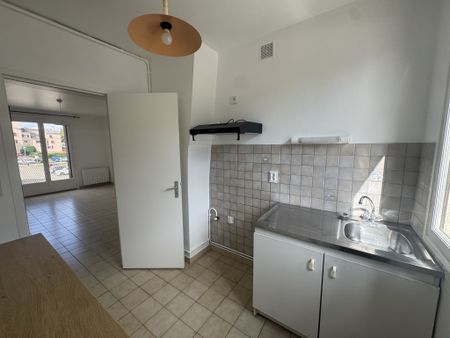 Location Appartement 3 pièces 55m² EVREUX 27000 - Photo 5