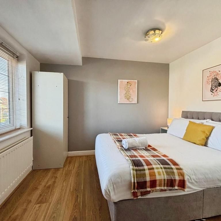 5 bedroom detached house to rent - Photo 1