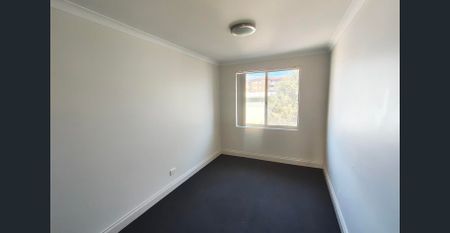 Hop, skip and jump to the beach - Photo 4