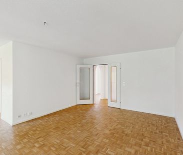 Modern wohnen in Schwerzenbach frisch saniert & bestens angebunden! - Photo 1