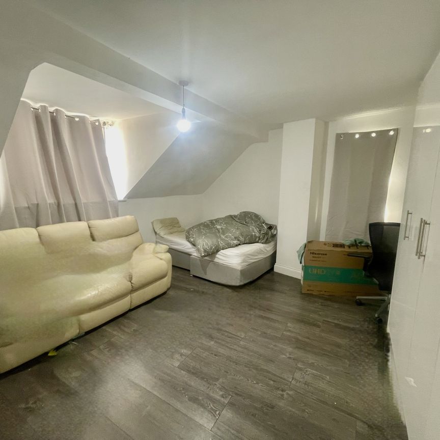 High Street, Surrey, TW19 - Photo 1