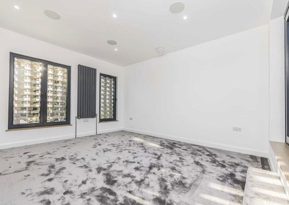 Himley Road, SW17 9AR, London - Photo 1